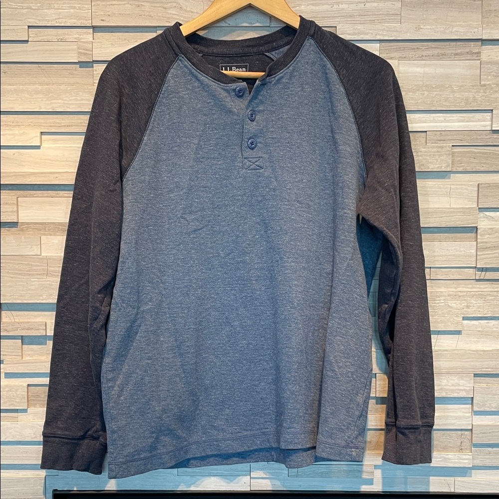L.L. Bean Men's Blue Colorblock Long Sleeve Cotton Henley, Size M, cond. Great